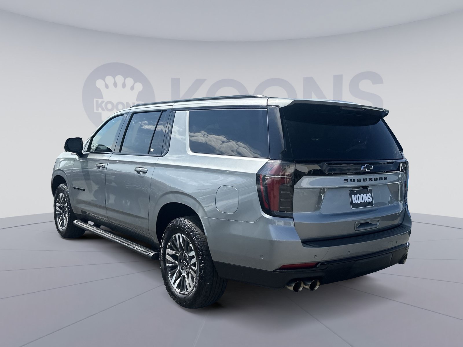 Used 2025 Chevrolet Suburban Z71 AWD/4WD image 8