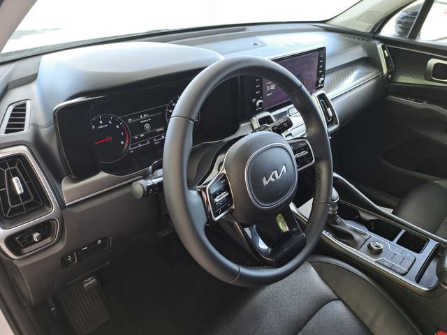 Used 2023 Kia Sorento S w/ Panoramic Sunroof Package image 7