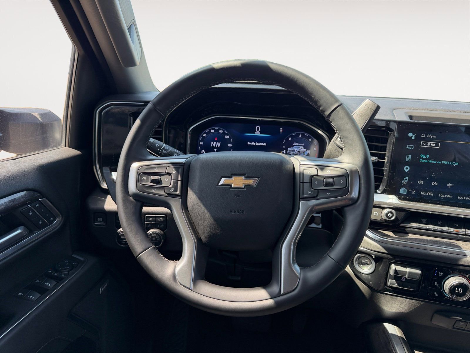 Used 2024 Chevrolet Silverado 2500 LTZ w/ LTZ Convenience Package AWD/4WD image 12