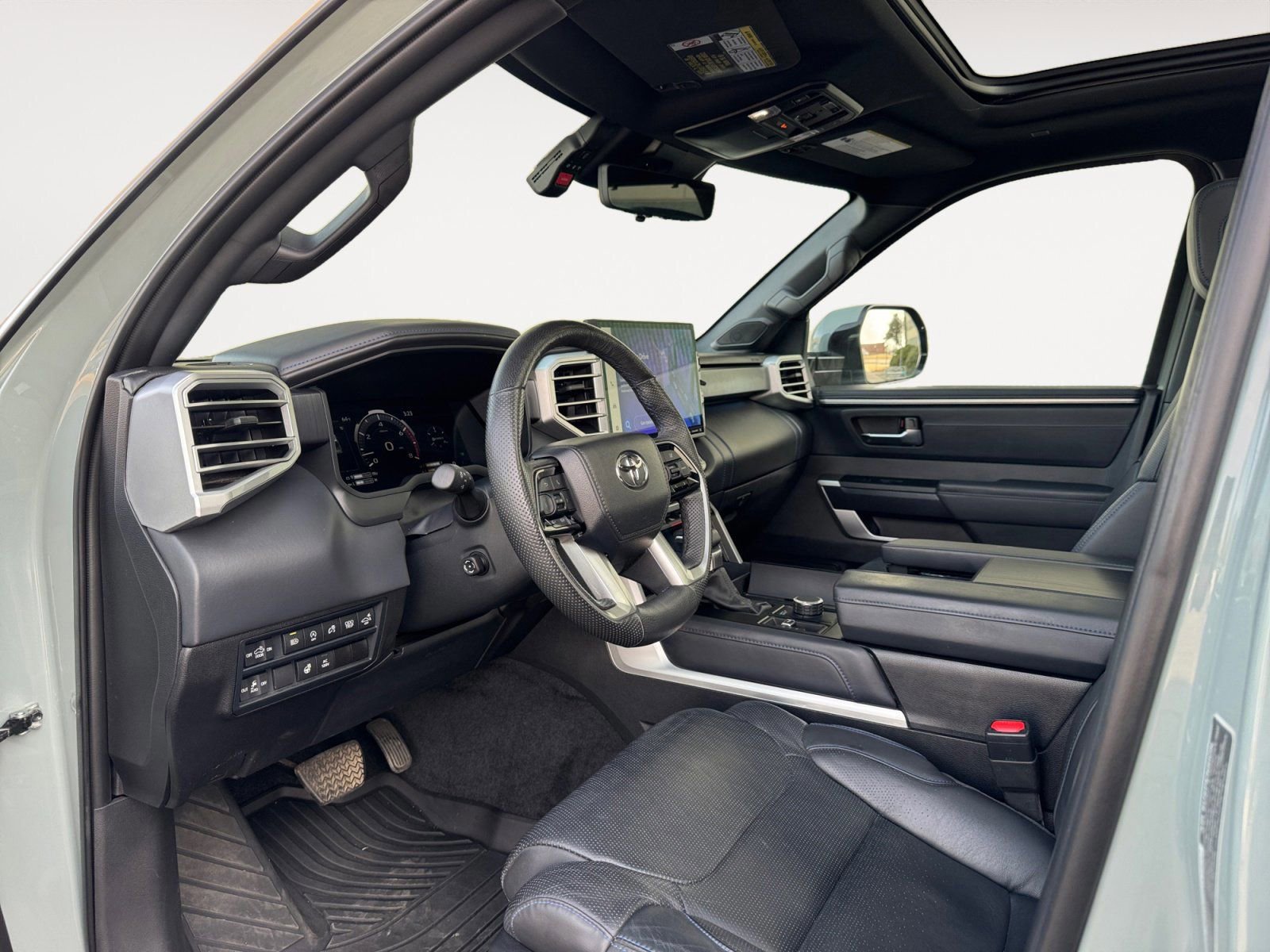 Used 2024 Toyota Tundra Platinum image 9