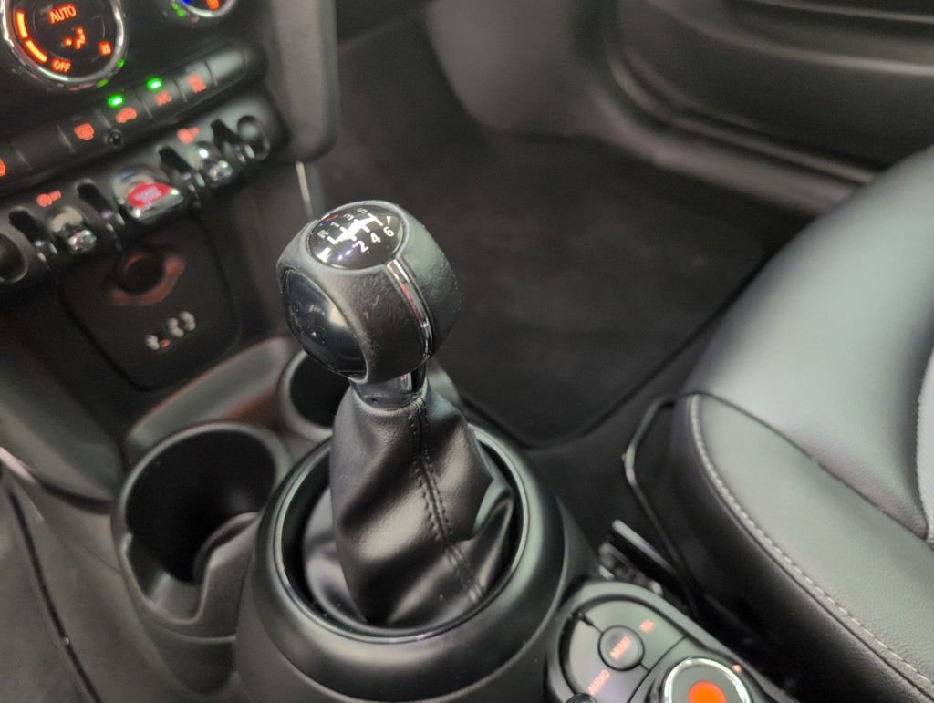 Used 2018 MINI Cooper 2-Door Hardtop image 30