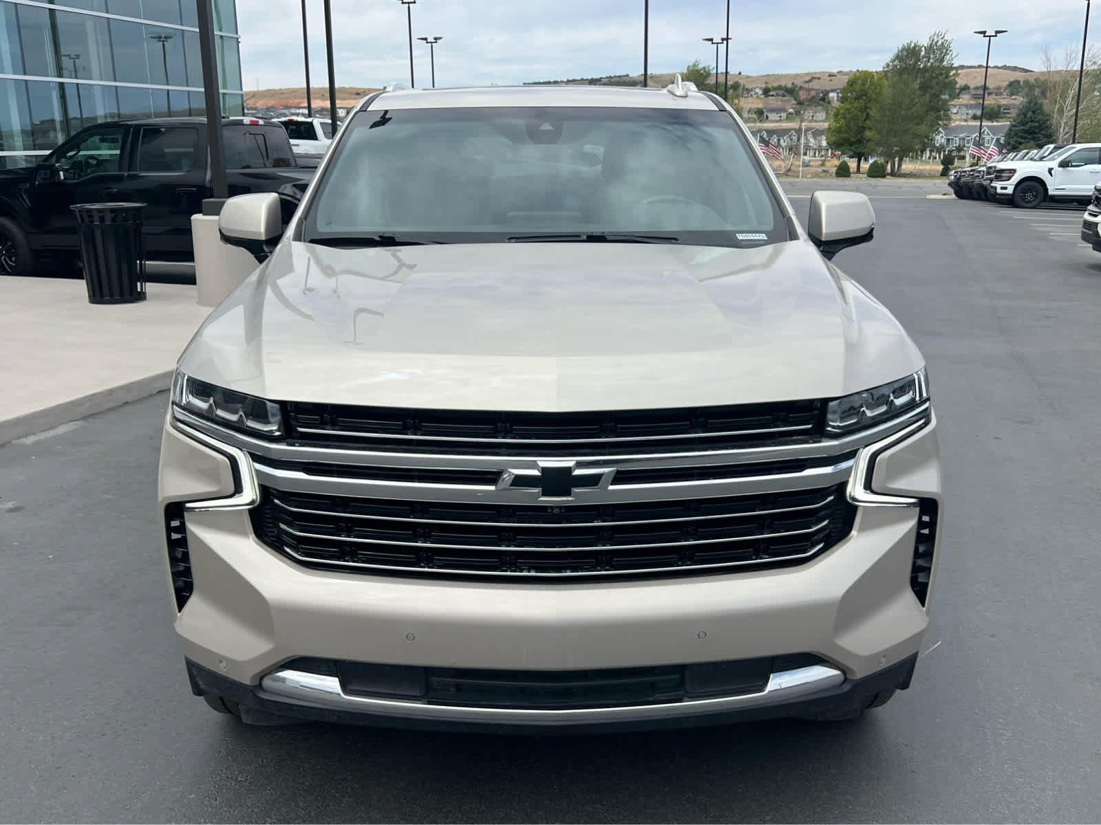 Used 2022 Chevrolet Tahoe LT w/ LT Signature Plus Package AWD/4WD image 3