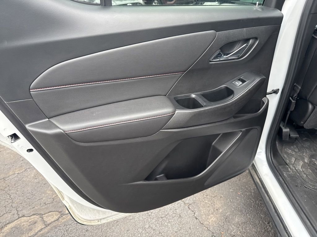 Used 2023 Chevrolet Traverse RS w/ LPO, Floor Liner Package image 29
