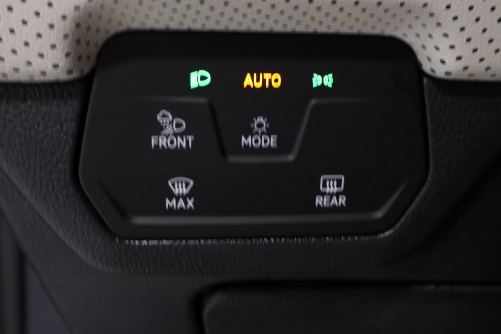 Used 2024 Volkswagen Atlas Cross Sport SEL Premium R-Line AWD/4WD image 28