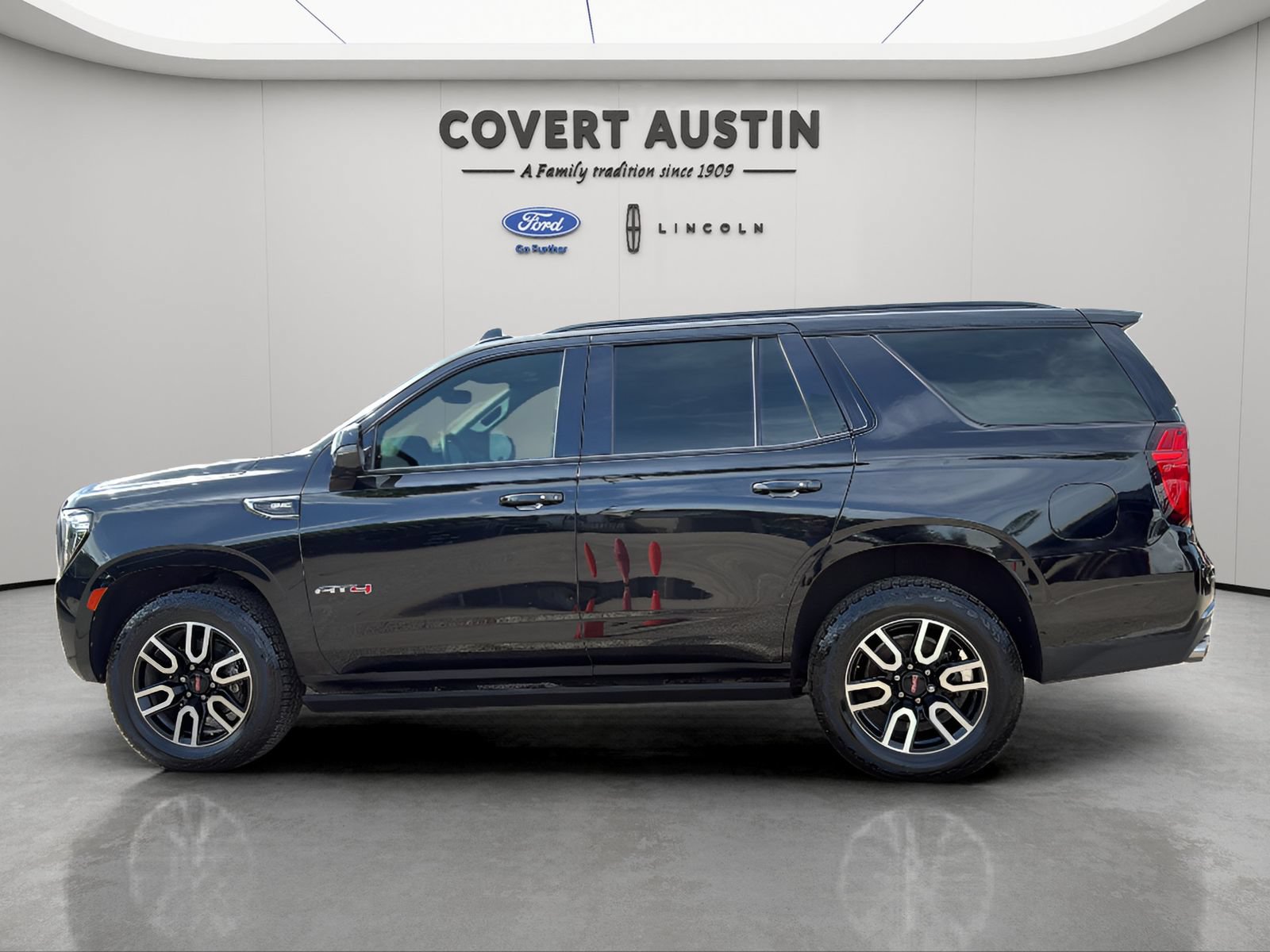 Used 2022 GMC Yukon AT4 AWD/4WD image 2