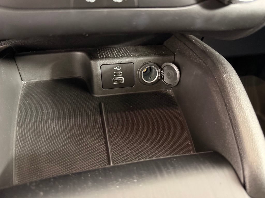 Certified 2025 Ford Escape Active AWD/4WD image 28