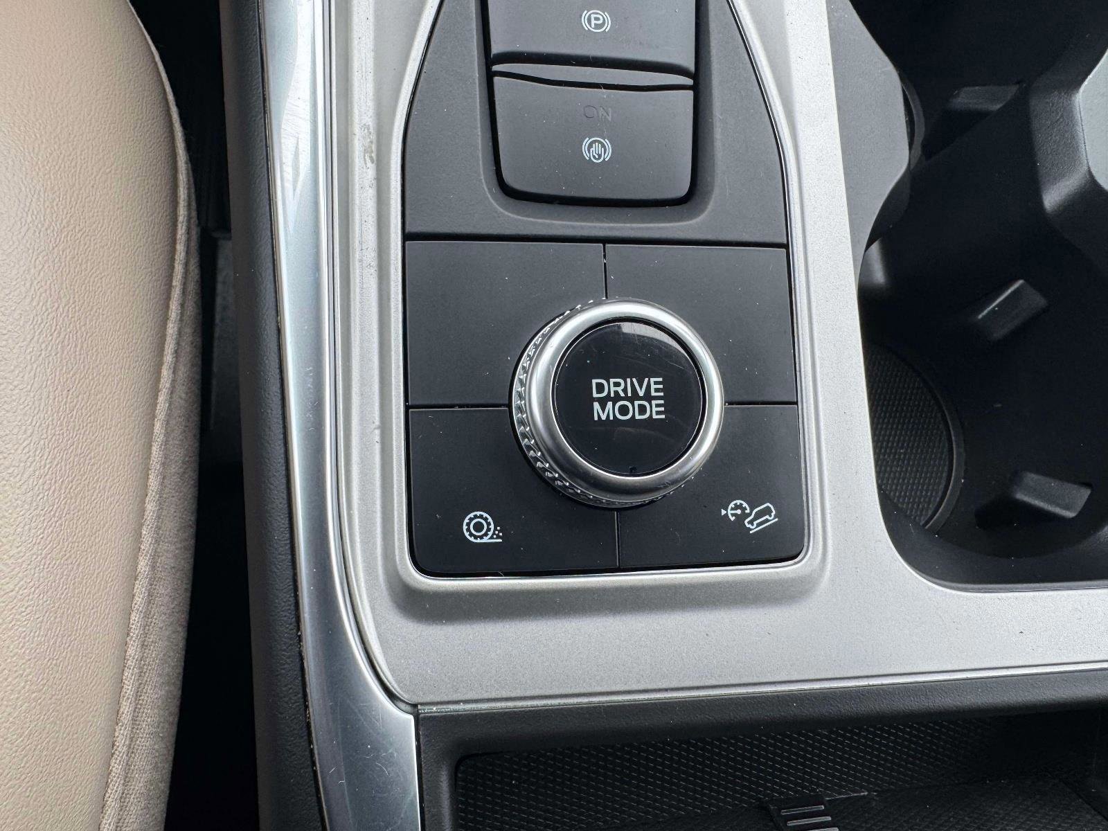 Certified 2022 Ford Explorer XLT w/ Equipment Group 202A image 26