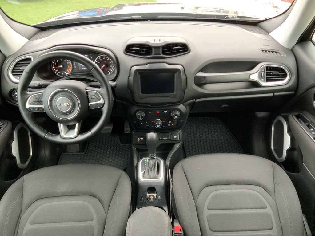 Used 2018 Jeep Renegade Latitude w/ Cold Weather Group AWD/4WD image 18