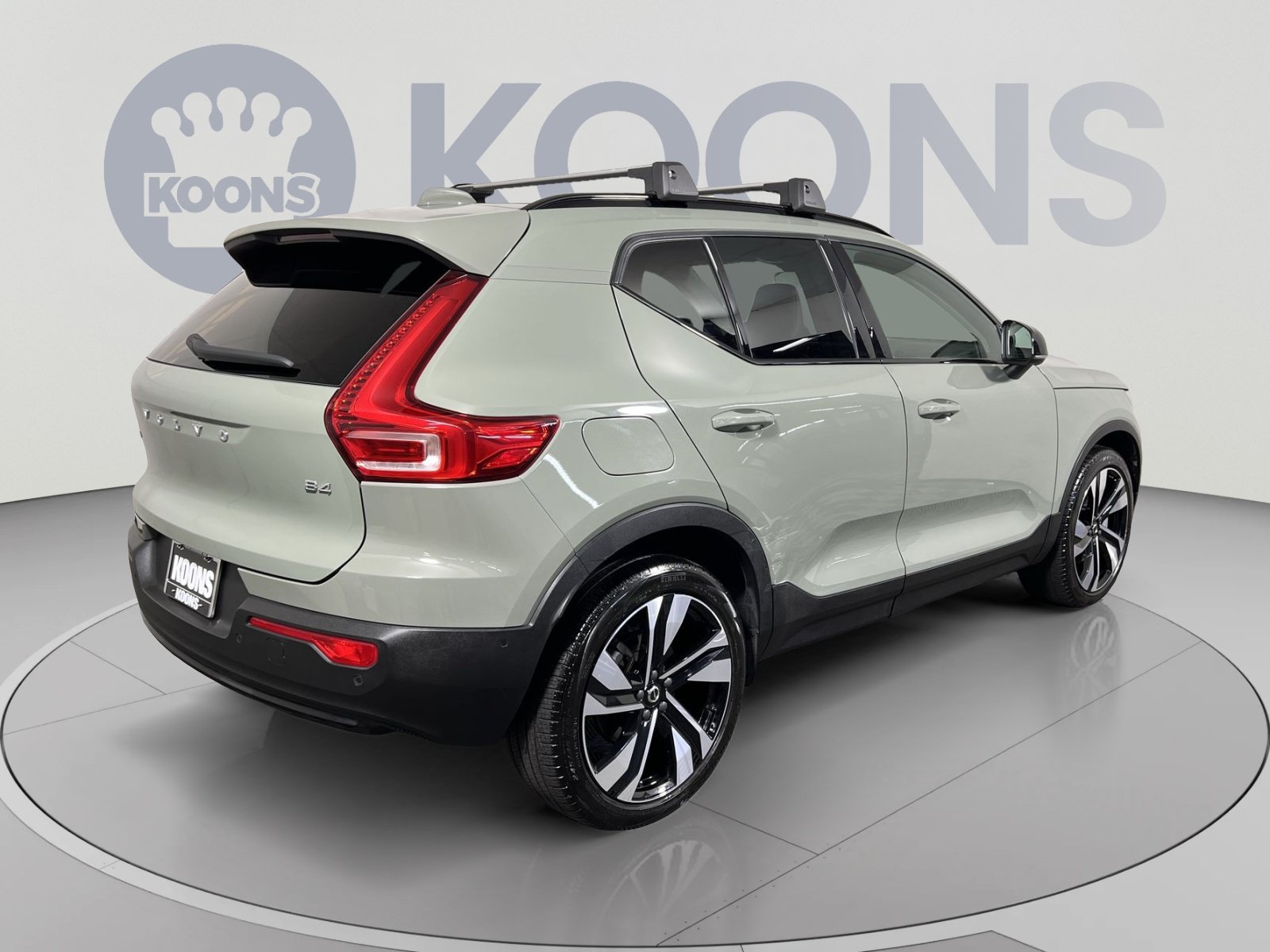 Used 2023 Volvo XC40 B4 Ultimate w/ Climate Package FWD image 11
