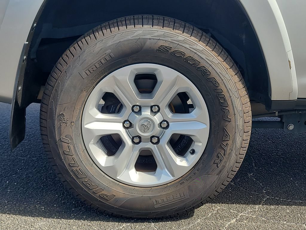Used 2022 Toyota 4Runner SR5 RWD image 5