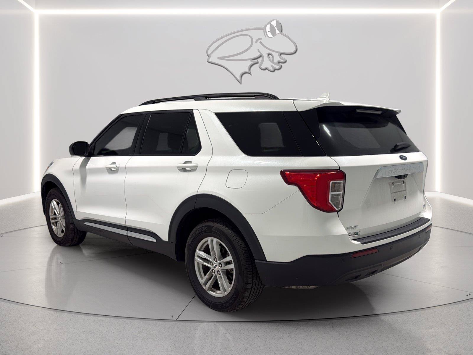 Certified 2023 Ford Explorer XLT AWD/4WD image 3
