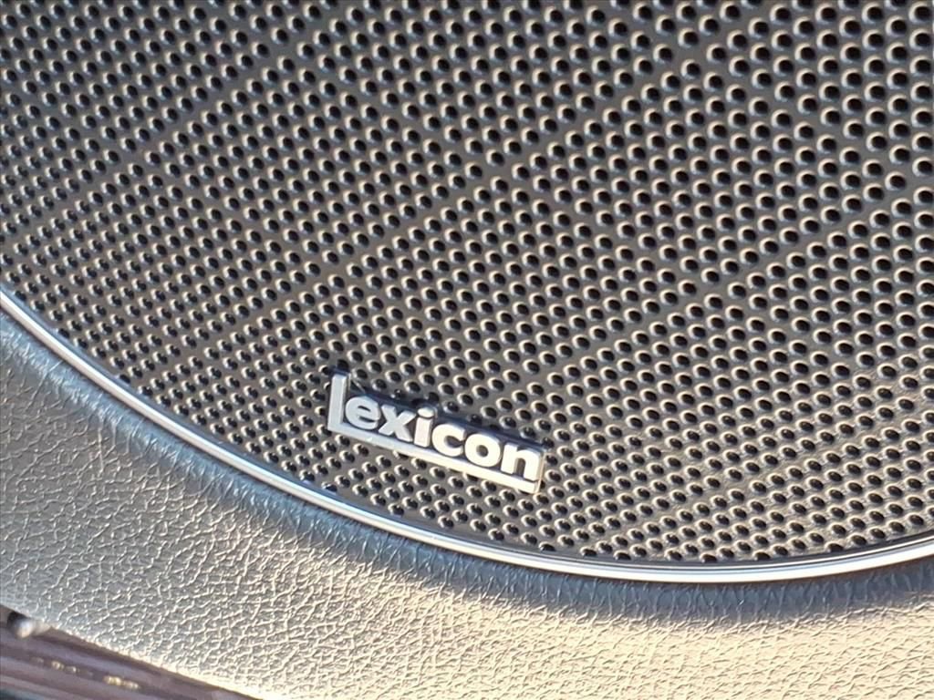 Used 2022 Genesis GV70 2.5T w/ Advanced Package image 11