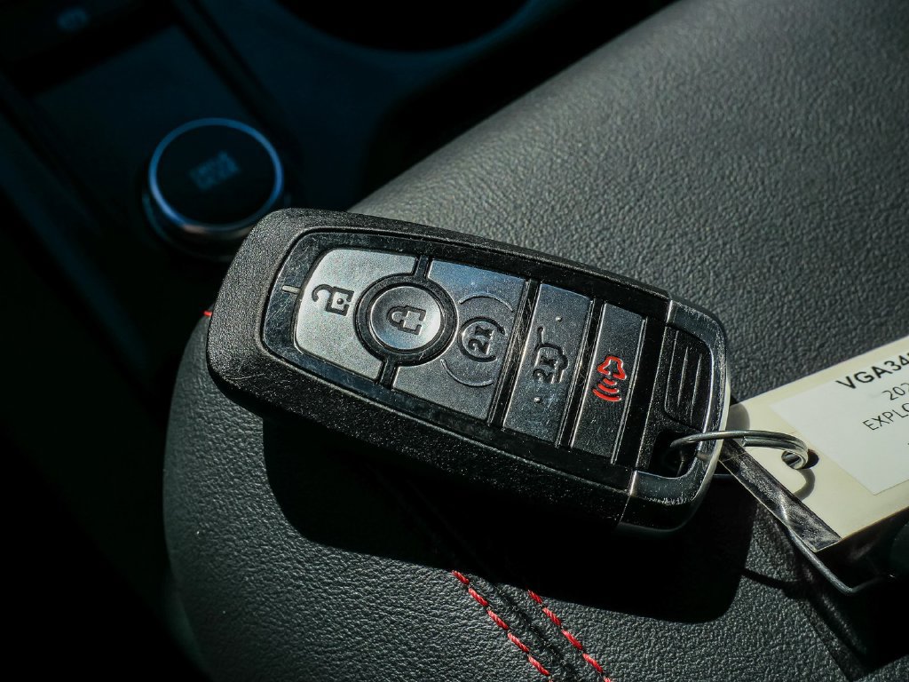 Certified 2025 Ford Explorer ST-Line RWD image 40