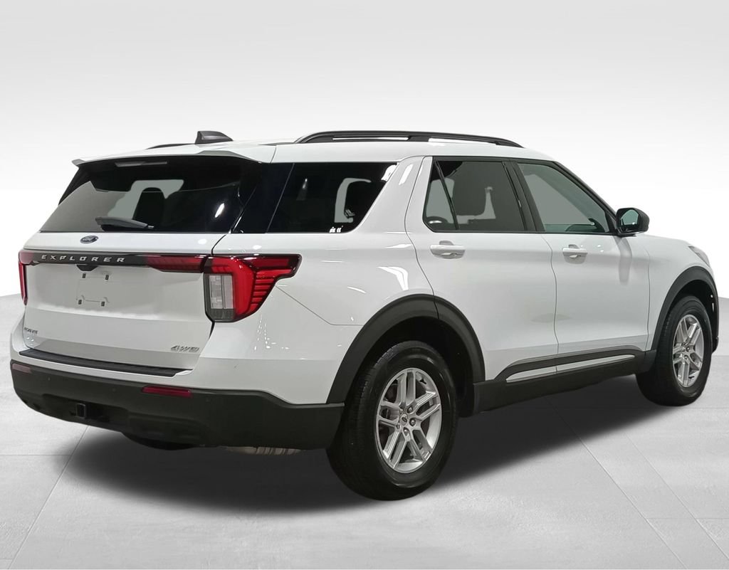 Certified 2025 Ford Explorer Active AWD/4WD image 3