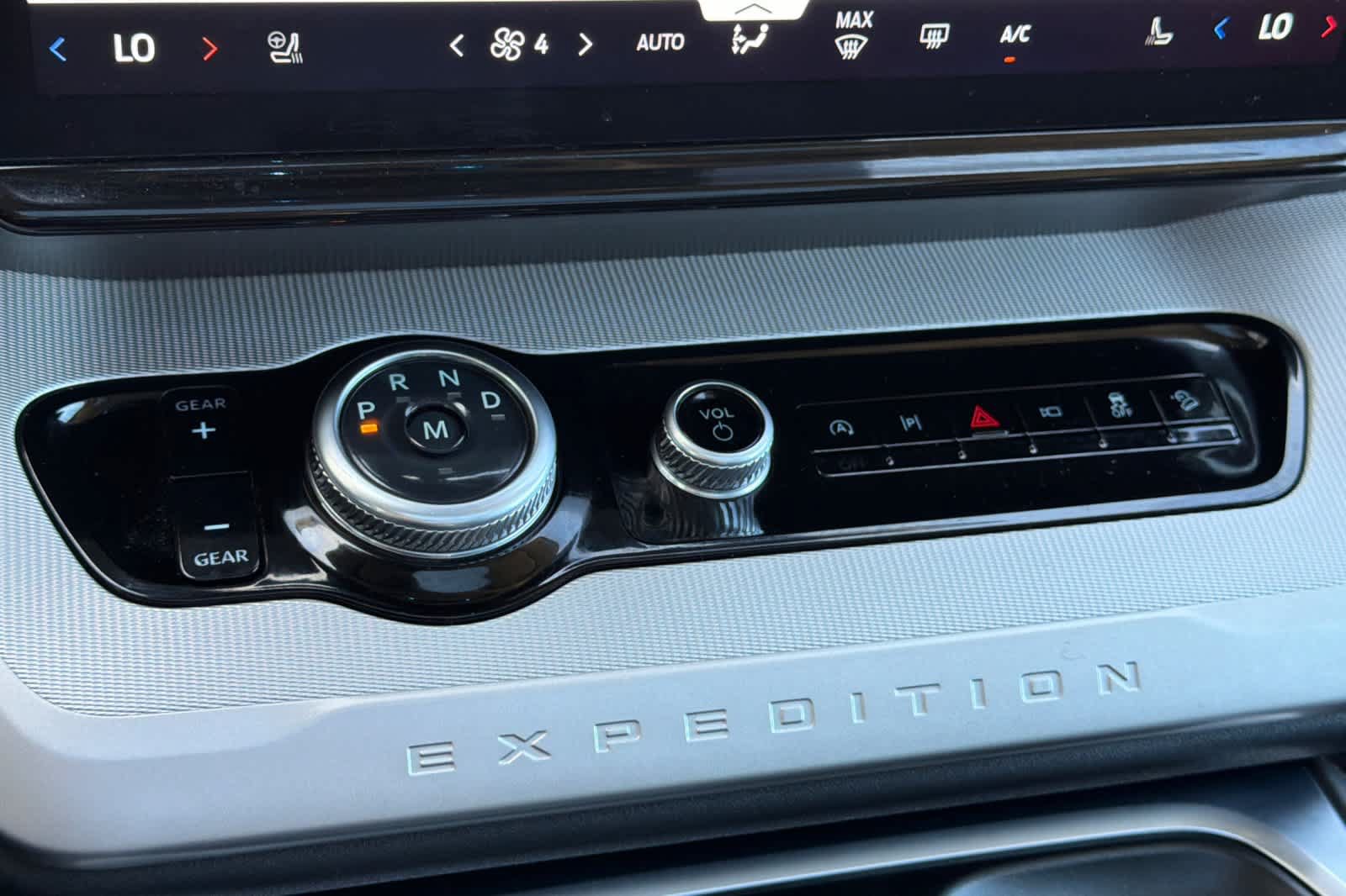 Certified 2025 Ford Expedition Active AWD/4WD image 22