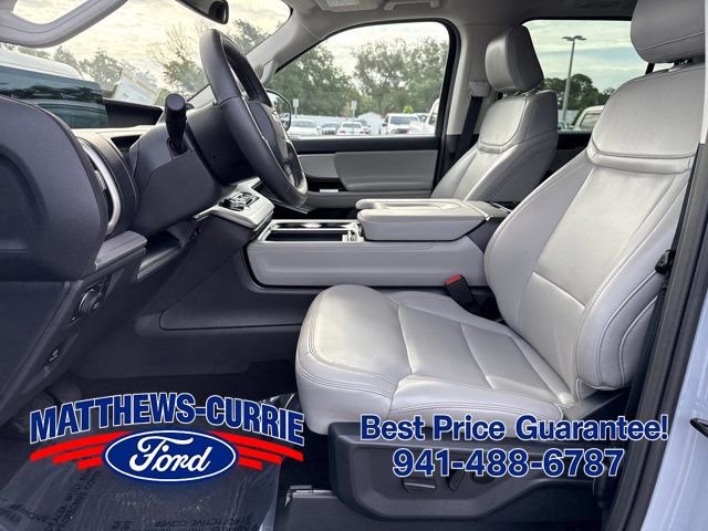 Certified 2025 Ford Expedition Active AWD/4WD image 9