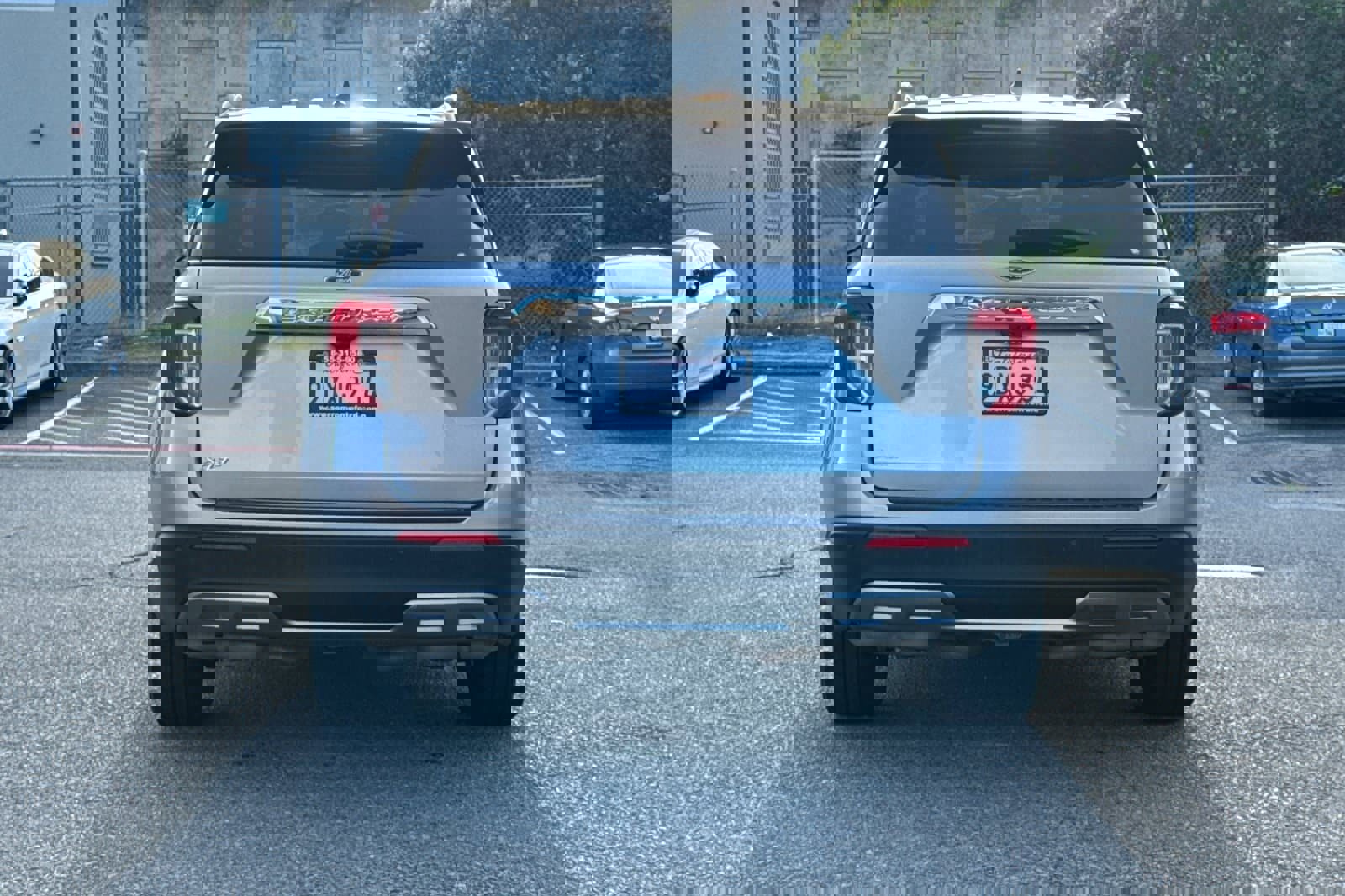 Certified 2022 Ford Explorer XLT w/ Equipment Group 202A image 5