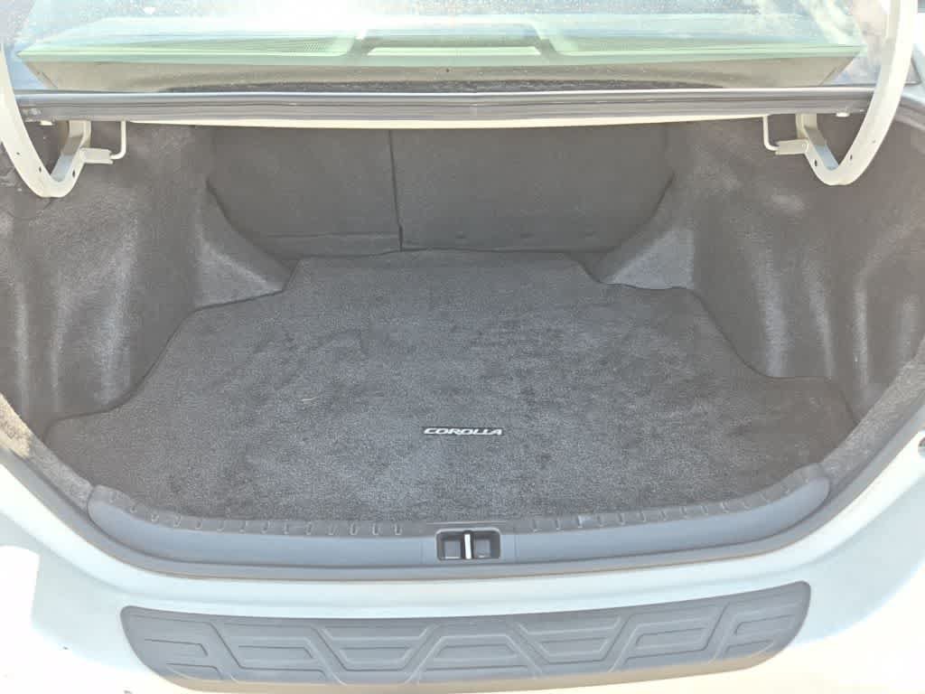 Used 2018 Toyota Corolla SE w/ Carpet Mat Package (TMS) FWD image 10