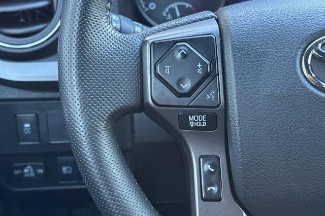 Used 2022 Toyota Tacoma TRD Sport image 25