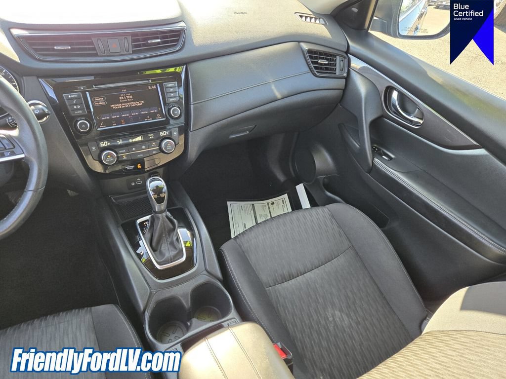Used 2019 Nissan Rogue SV FWD image 16
