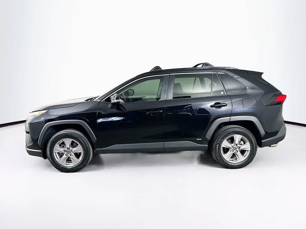 Used 2022 Toyota RAV4 XLE w/ Convenience Package AWD/4WD image 3
