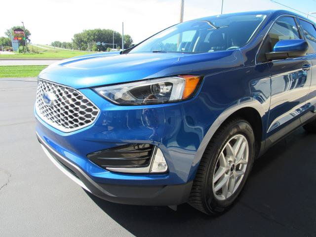 Certified 2024 Ford Edge SEL w/ Convenience Package AWD/4WD image 8