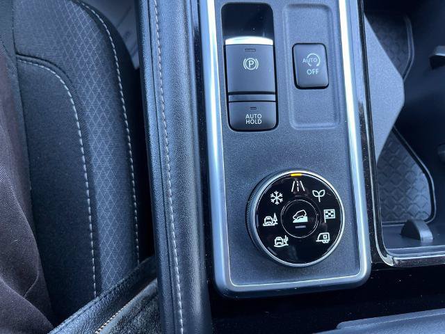 Used 2023 Nissan Pathfinder SV w/ SV Premium Package AWD/4WD image 35
