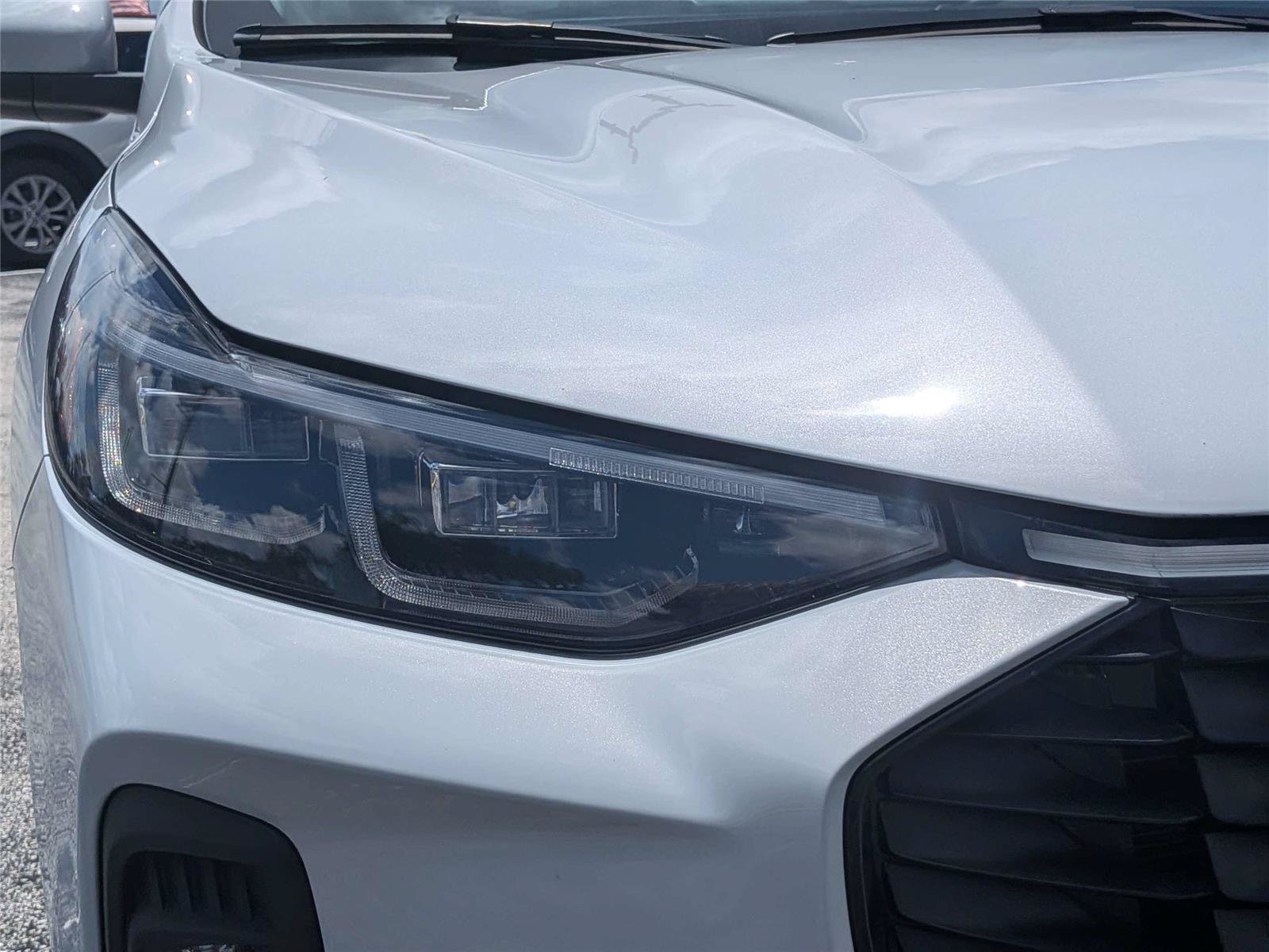 Certified 2025 Ford Escape SE w/ PHEV Premium Package FWD image 9