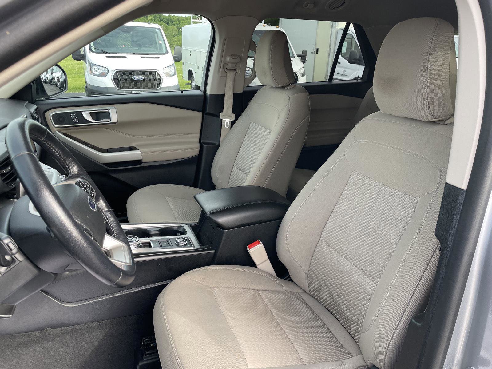 Certified 2022 Ford Explorer XLT w/ Class IV Trailer Tow Package AWD/4WD image 12