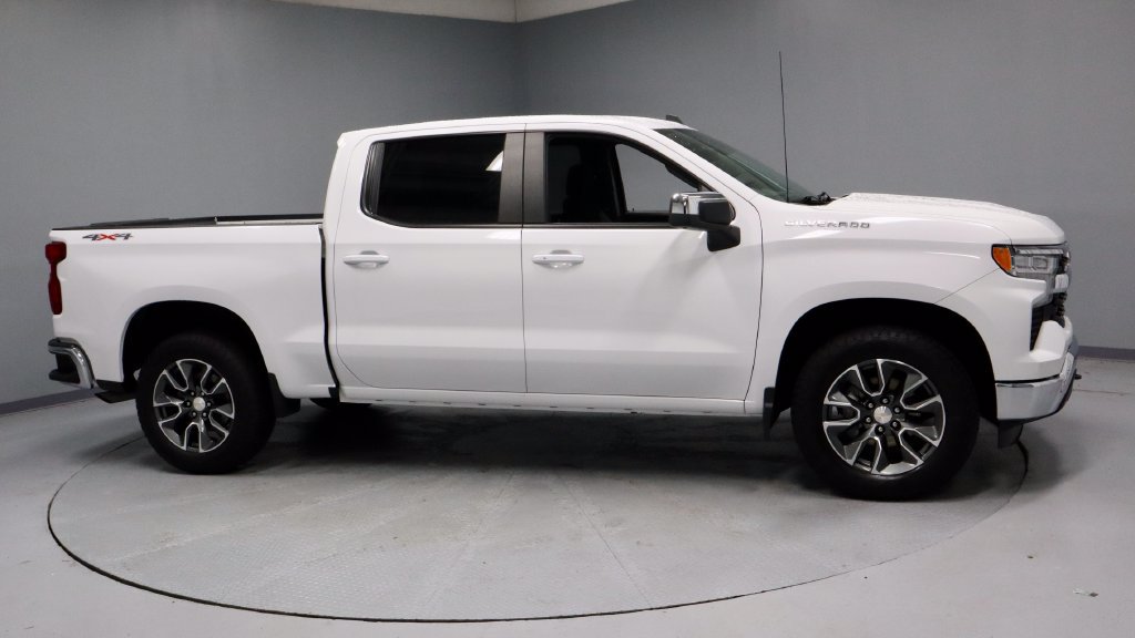 Used 2023 Chevrolet Silverado 1500 LT AWD/4WD image 12