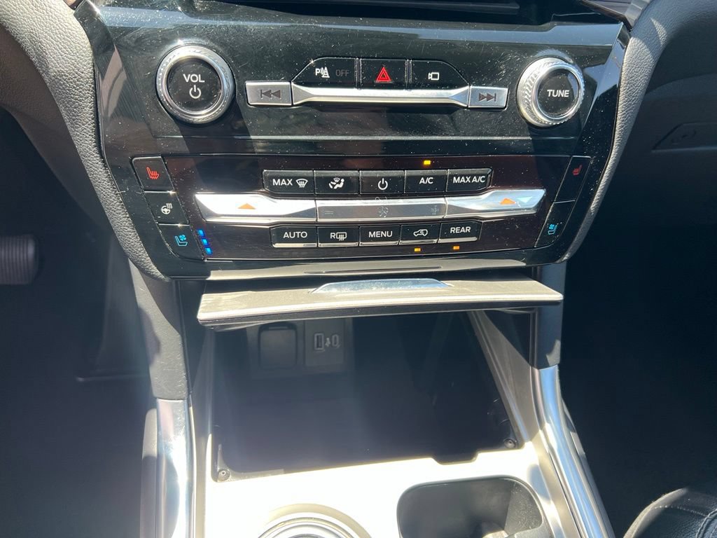 Certified 2023 Ford Explorer Limited RWD image 15
