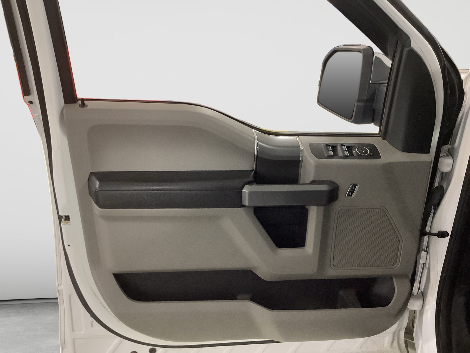 Certified 2018 Ford F150 XLT w/ Equipment Group 301A Mid RWD image 20