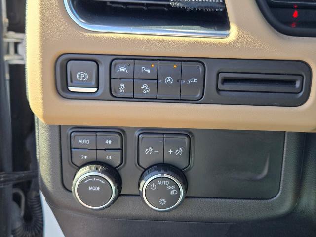 Used 2022 Chevrolet Tahoe Premier AWD/4WD image 34