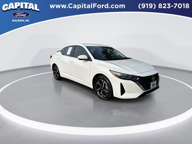 Used 2025 Nissan Sentra SV FWD image 2