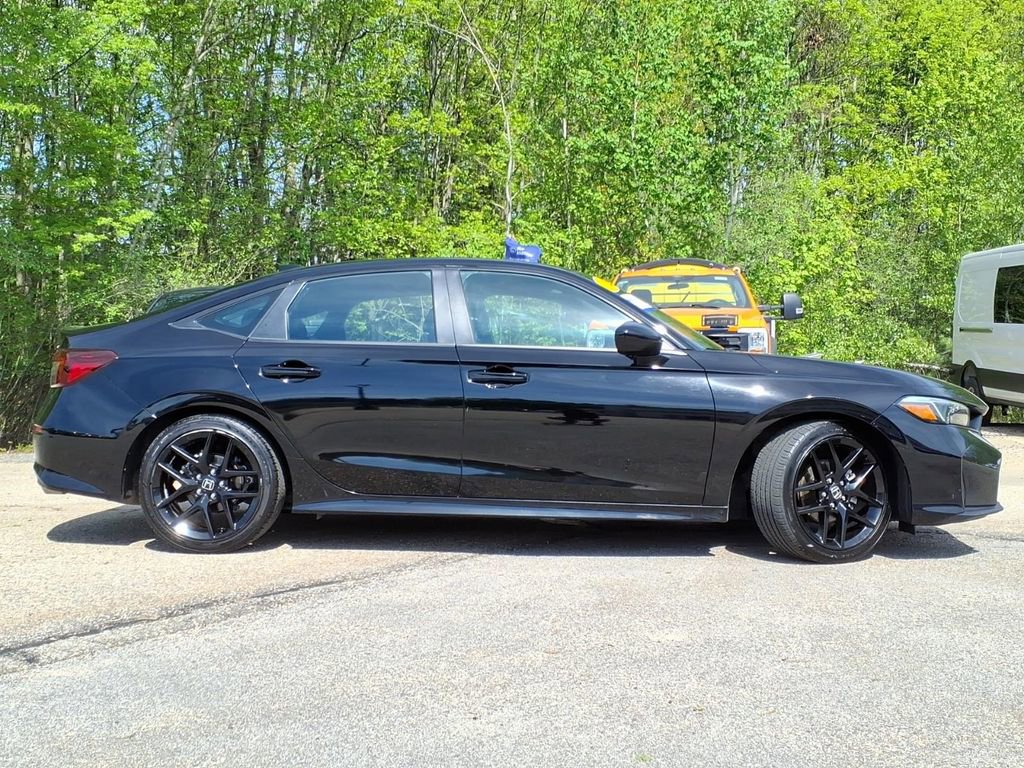 Used 2025 Honda Civic Sport image 3