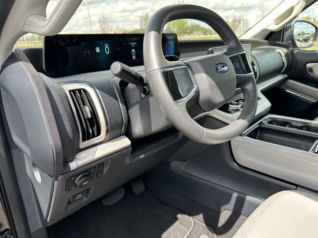 Certified 2025 Ford Expedition Active AWD/4WD image 27