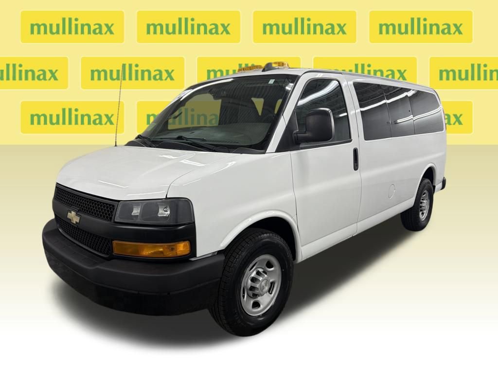 Used 2019 Chevrolet Express 3500 LS image 7