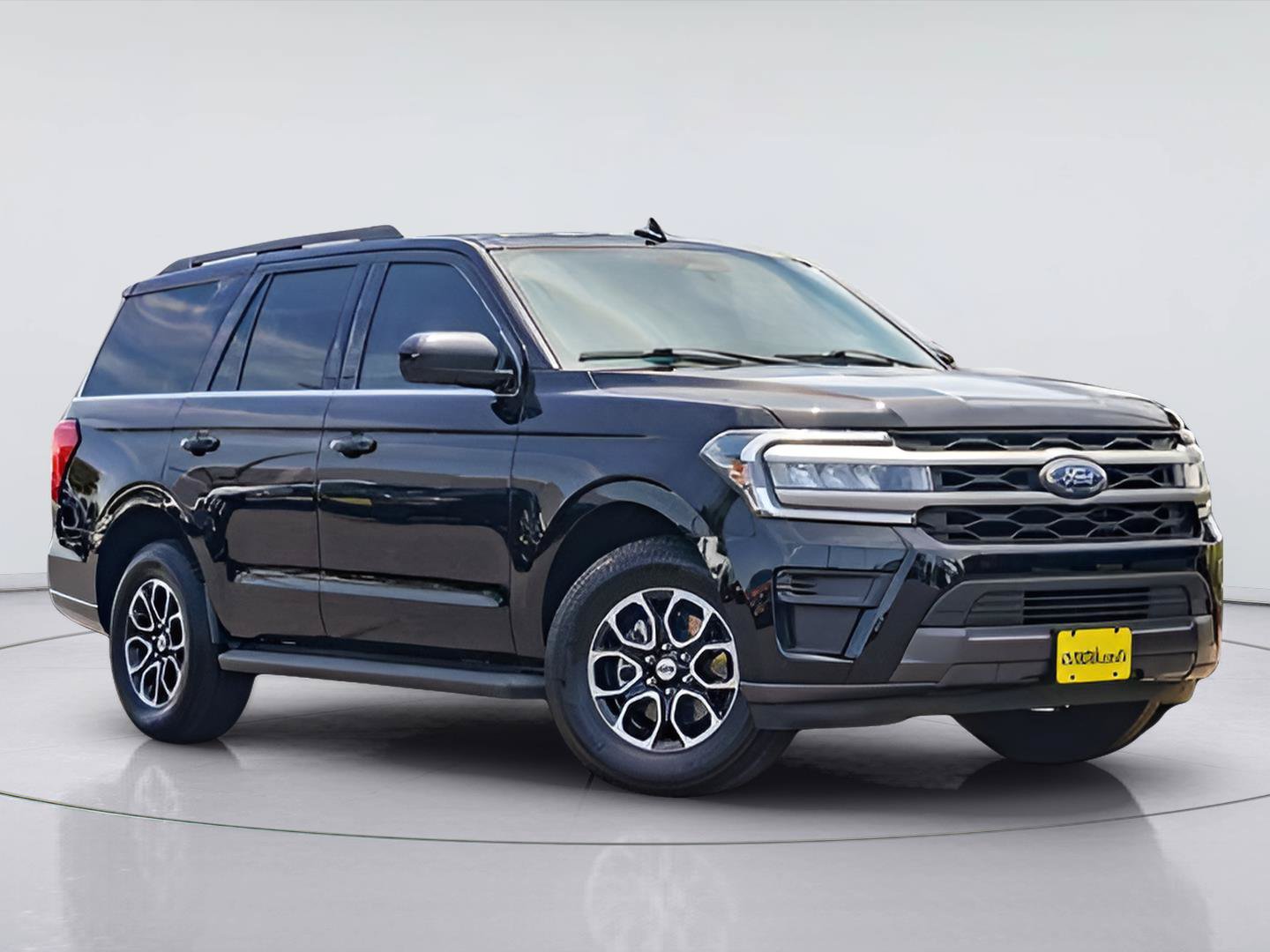 Certified 2023 Ford Expedition XLT RWD image 1