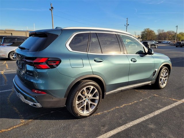 Used 2024 BMW X5 sDrive40i w/ Premium Package image 3