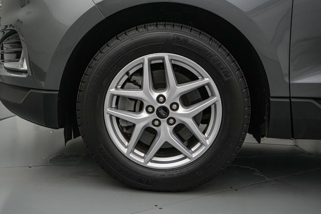 Certified 2024 Ford Edge SEL w/ Convenience Package AWD/4WD image 10