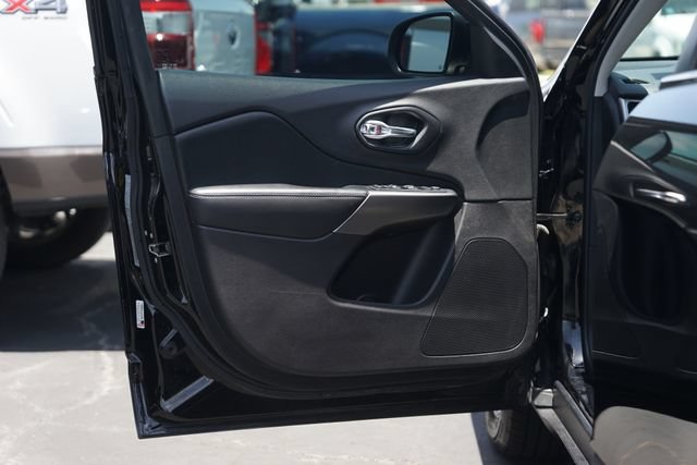 Used 2020 Jeep Cherokee Latitude Plus FWD image 31