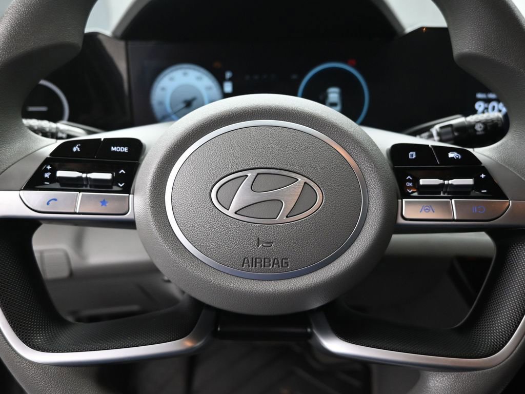 Used 2024 Hyundai Elantra SEL image 19