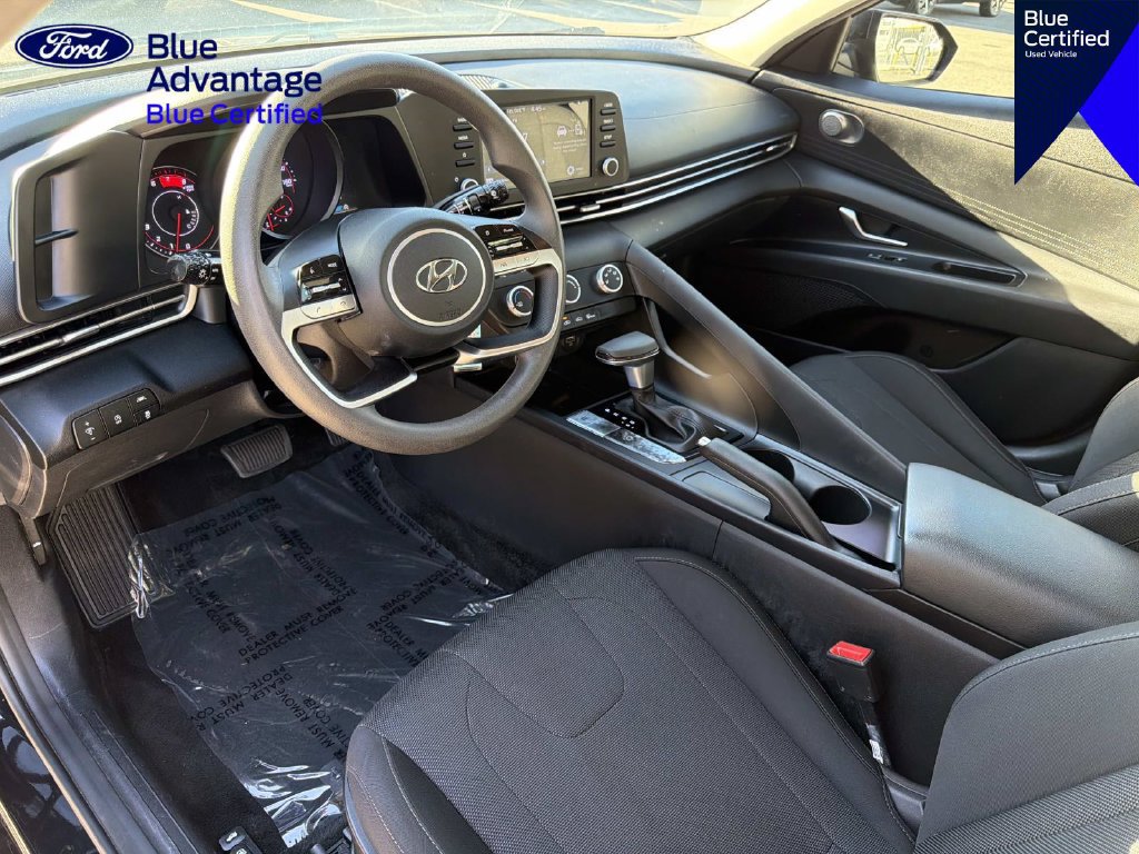 Used 2021 Hyundai Elantra SE FWD image 15