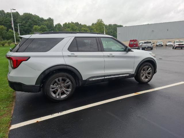 Certified 2025 Ford Explorer Active w/ Active Comfort Package AWD/4WD image 9