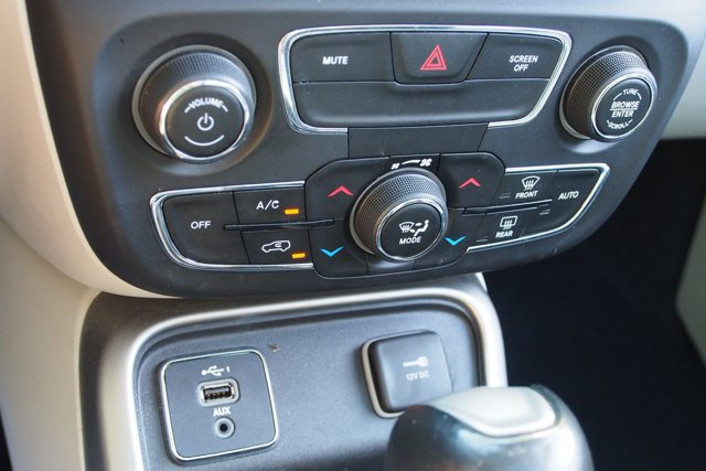 Used 2020 Jeep Compass Latitude FWD image 26