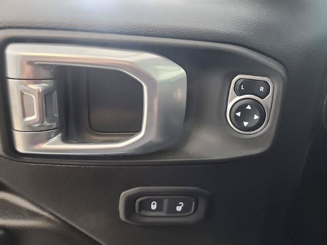 Used 2022 Jeep Gladiator Mojave AWD/4WD image 27