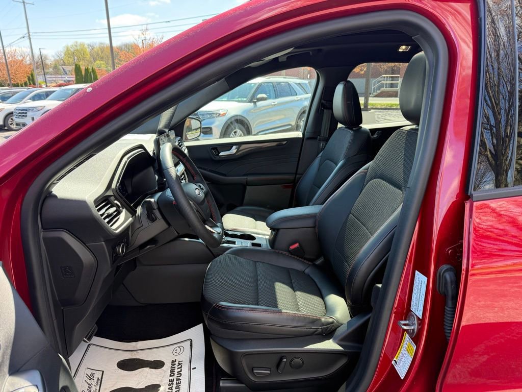 Certified 2023 Ford Escape ST-Line Select w/ Tech Pack #2 image 12