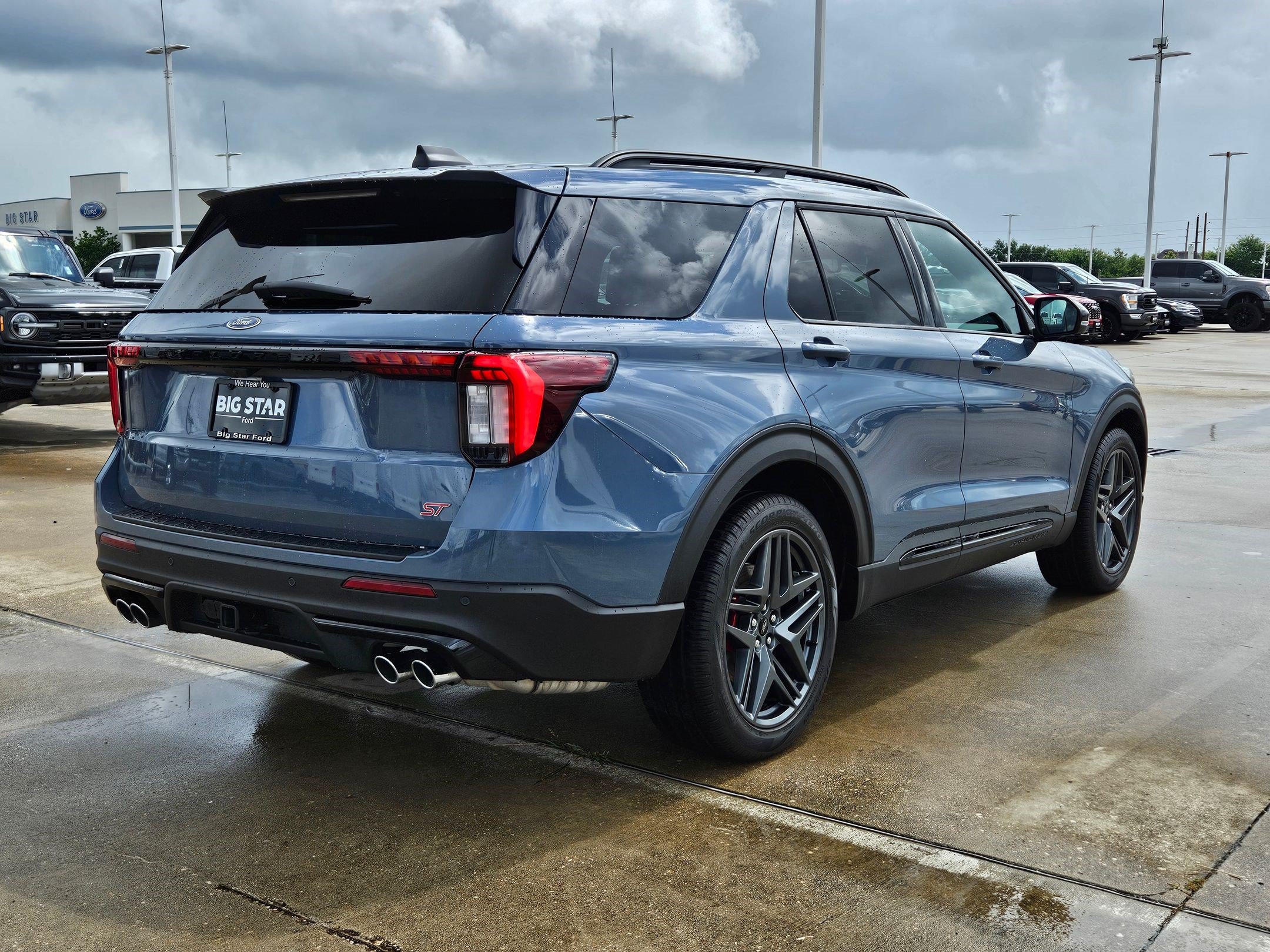Certified 2025 Ford Explorer ST RWD image 3