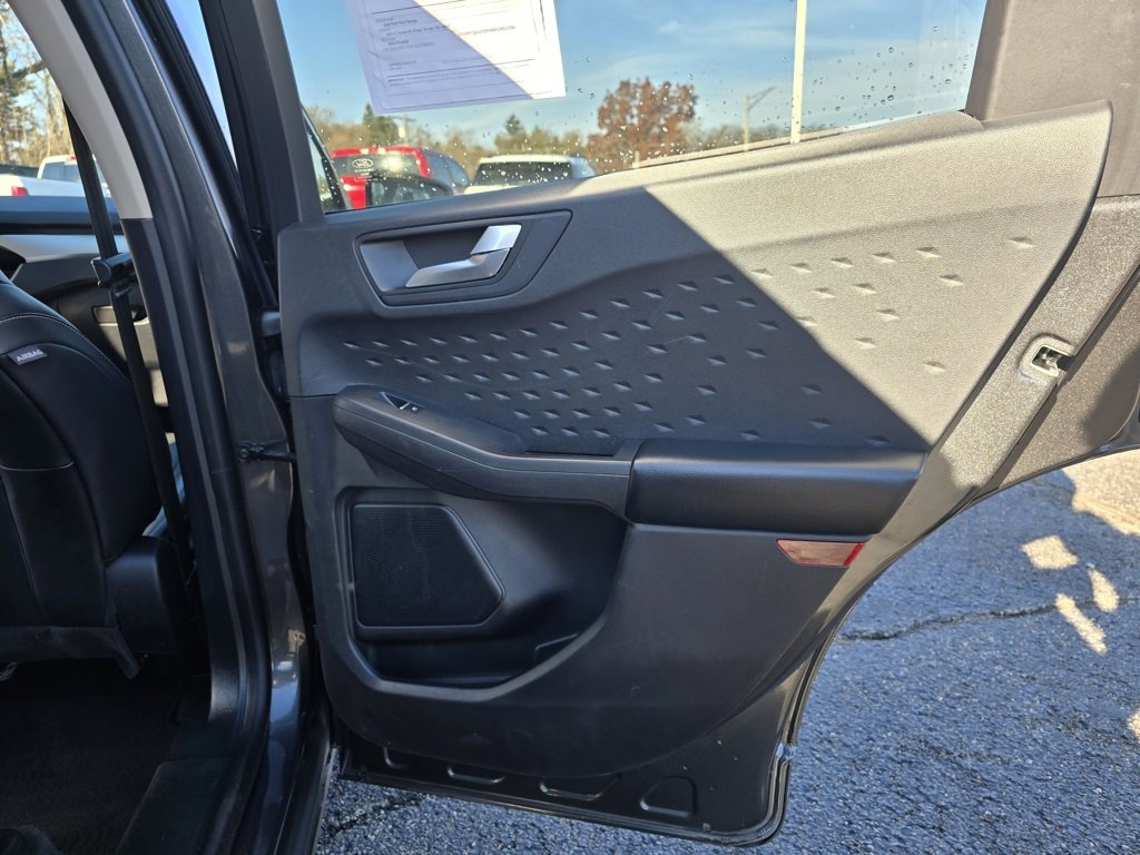 Certified 2020 Ford Escape SEL image 17