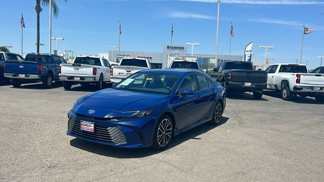 Used 2025 Toyota Camry XLE FWD image 8